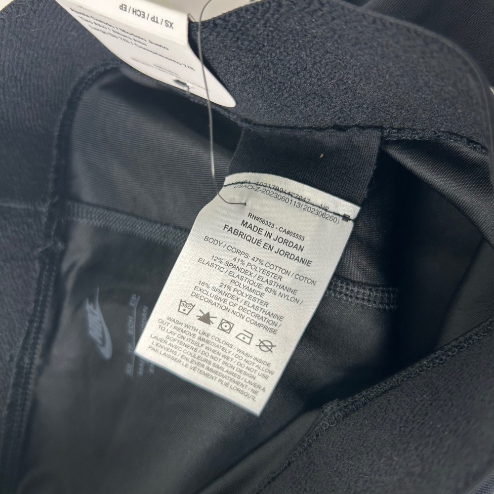 Nike Womens Sportswear High Rise 7/8 Tight Fit Leggings Black FN6545-010 XS - Picture 10 of 10